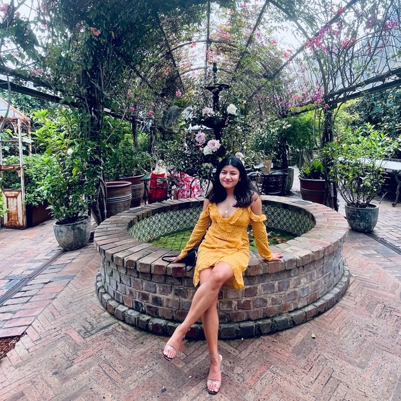 Meet your Posher, Laxmi - Picture 2 of 2